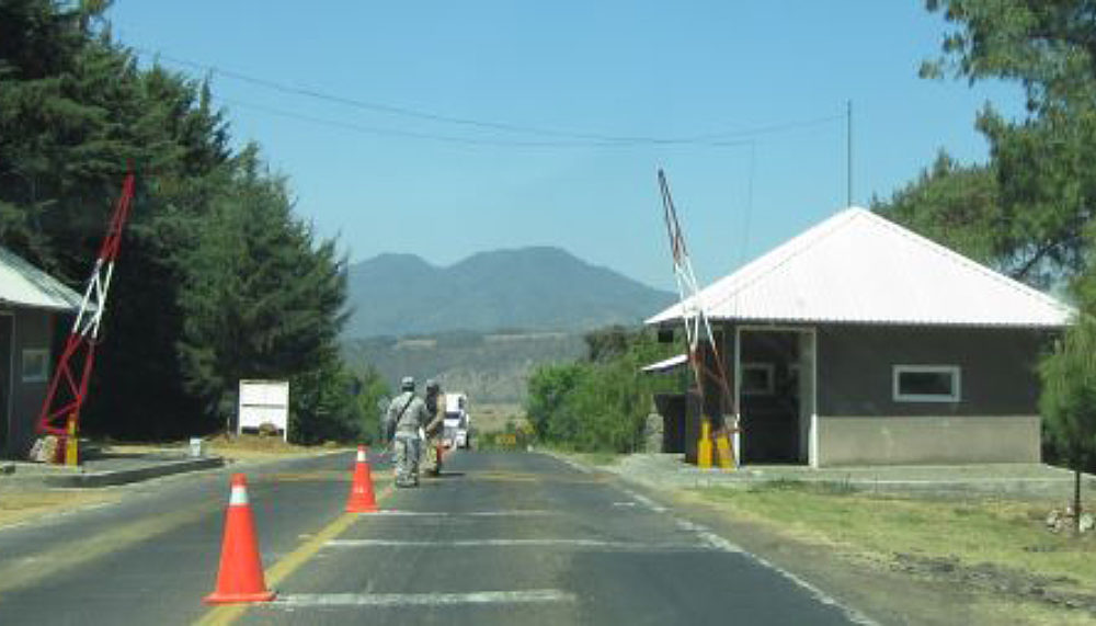 Checkpoint of the Ronda Comunitaria at the entrance of Cherán.
